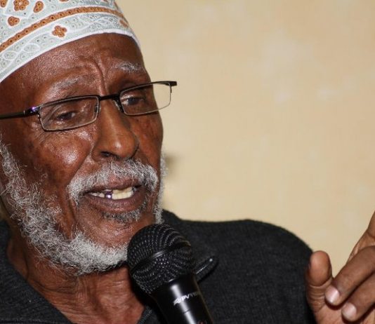 Hadraawi: Dhanbaal uu Hadraawi tilmaan uga bixinayo Suxufiga